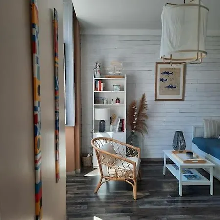 La Du Roc Apartment Granville