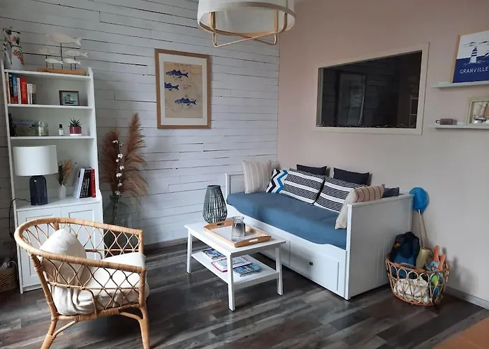 アパート La Du Roc グランビル